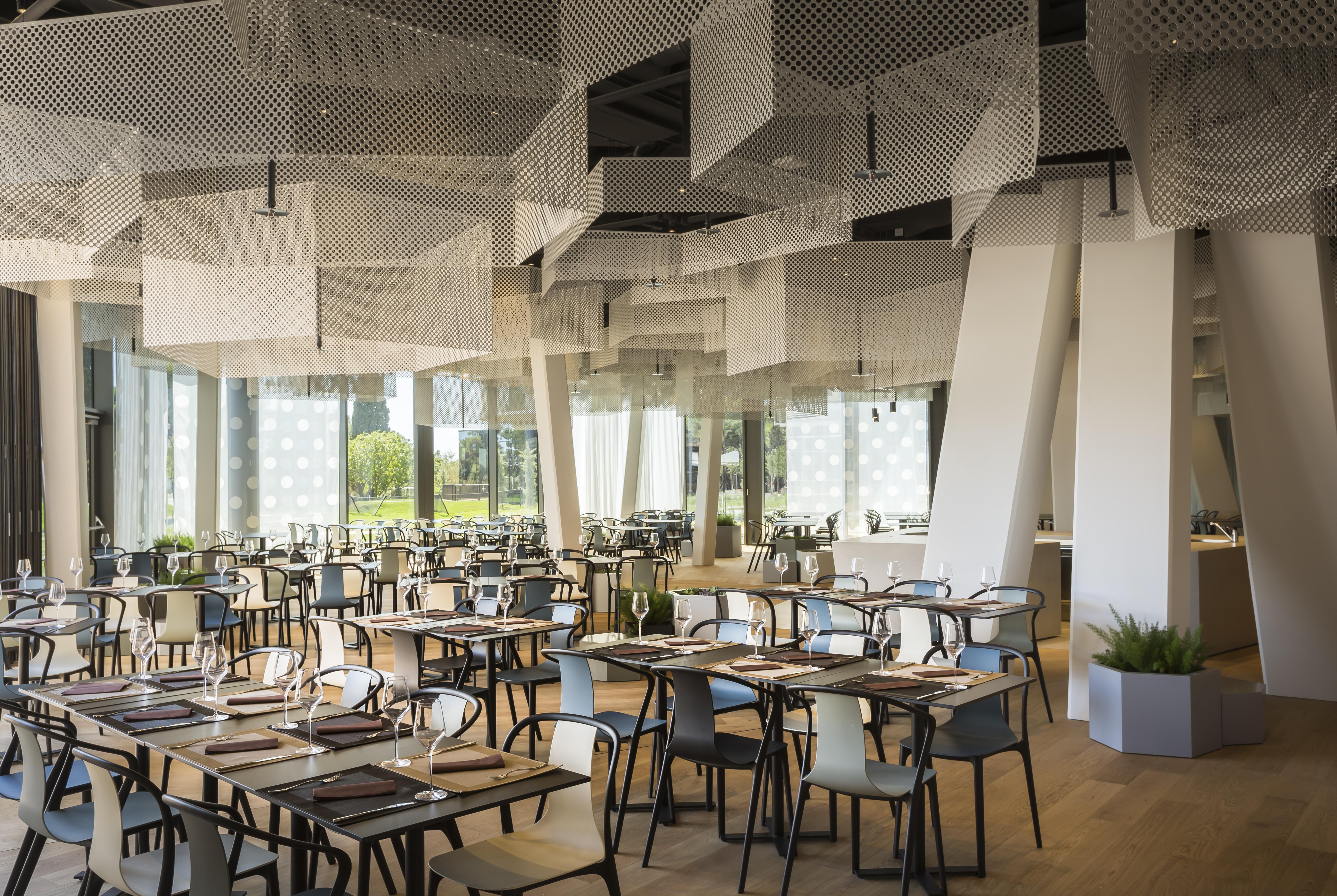 Maistra Select Family Hotel Amarin Rovinj Exterior photo